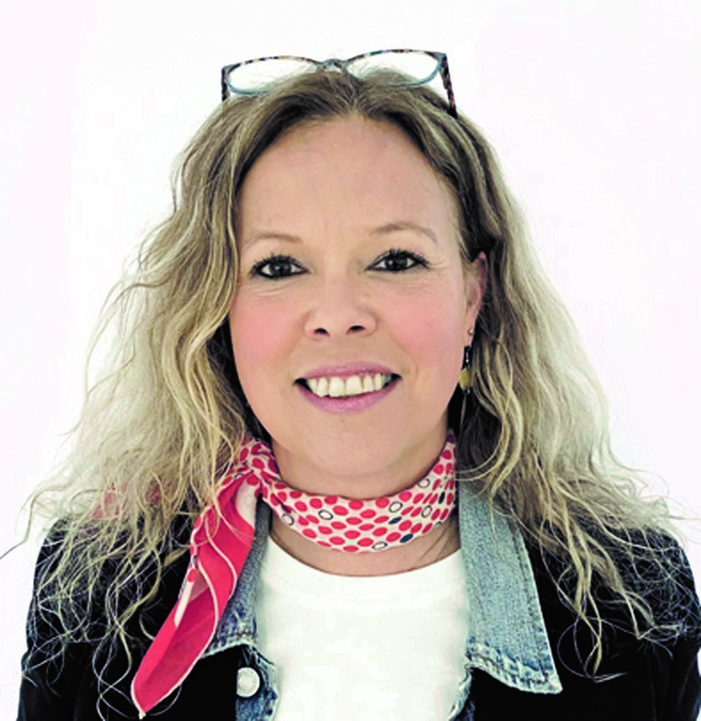 LACLAU Marion